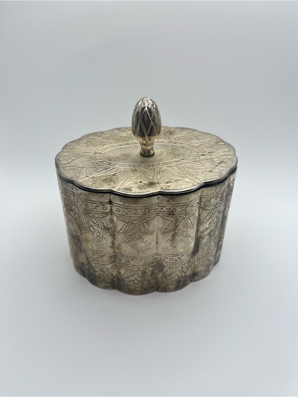 Vintage International Silver Co Silver Plated Vanity Powder Jar Trinket Box